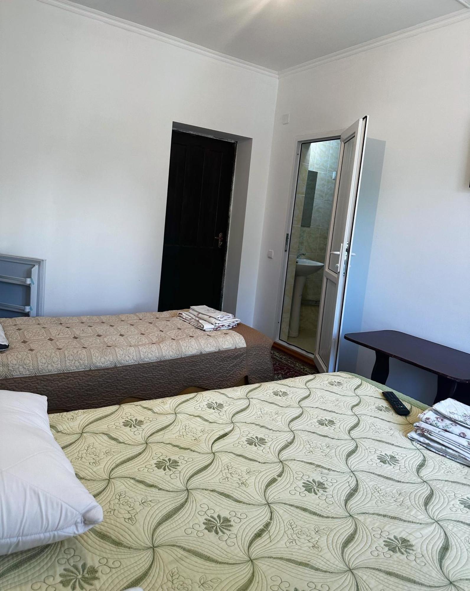 Guest House Arbat Tscholponata Exterior foto
